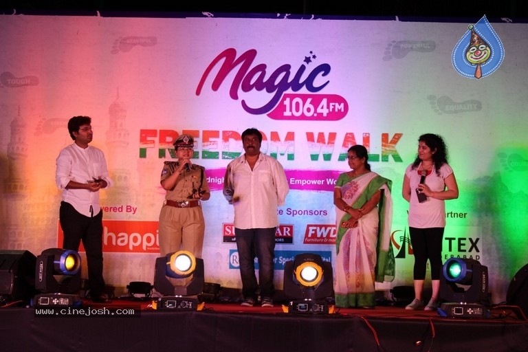 Magic FM Freedom Walk - 9 / 12 photos