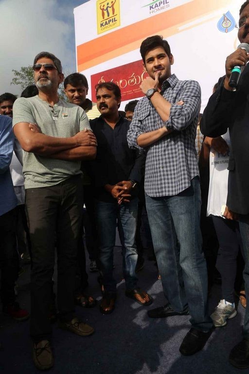 Mahesh Babu flags off Chak De India Ride - 20 / 42 photos