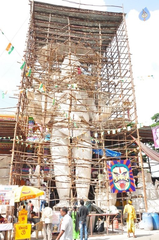 Making of Khairatabad Ganesh 2015 Photos - 14 / 59 photos