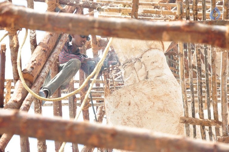 Making of Khairatabad Ganesh 2015 Photos - 34 / 59 photos