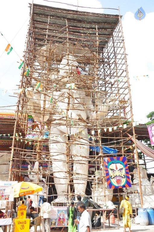 Making of Khairatabad Ganesh 2015 Photos - 35 / 59 photos