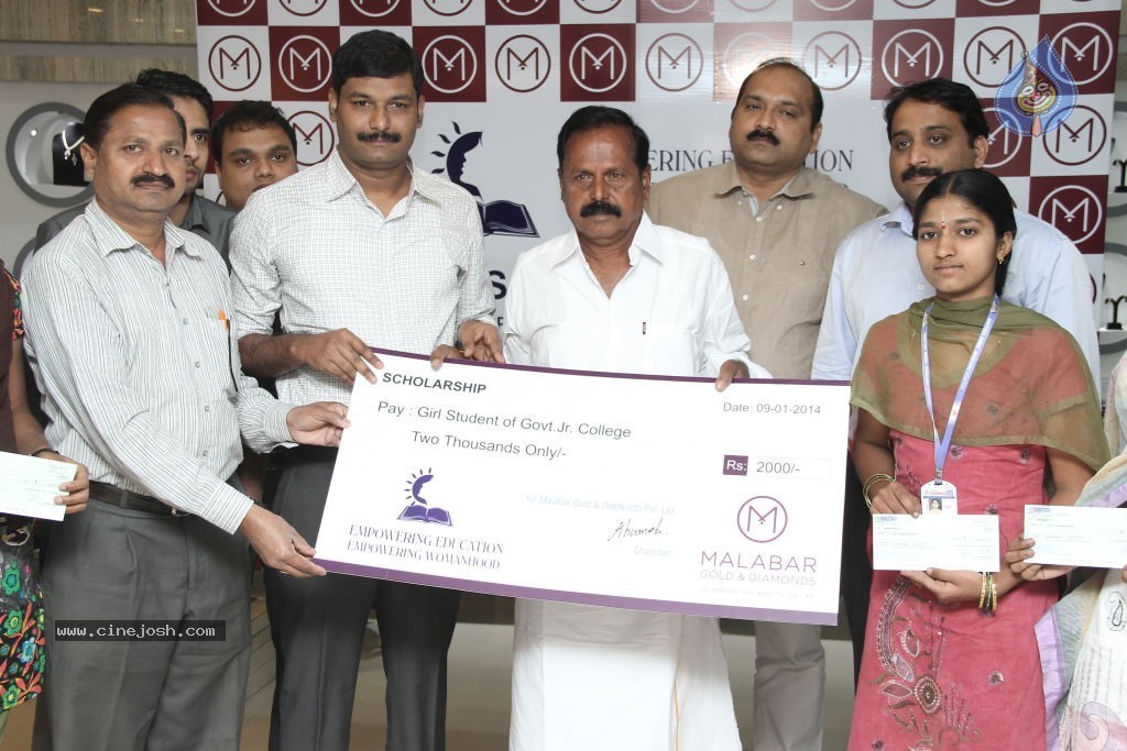 Malabar Gold Scholarships For Poor Girls Students - 24 / 30 photos