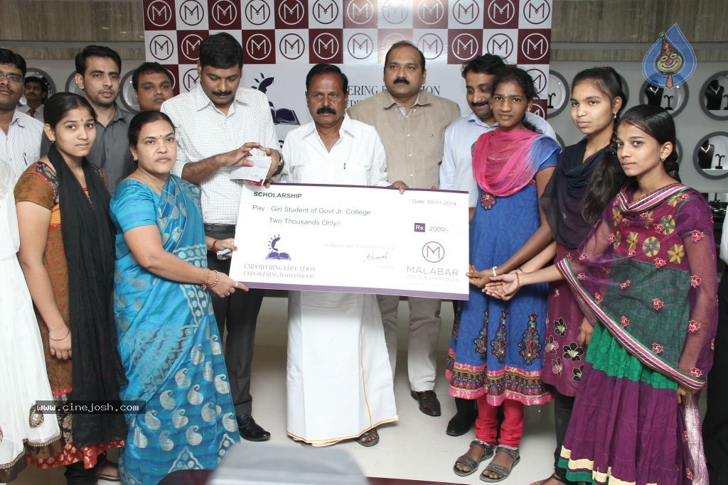 Malabar Gold Scholarships For Poor Girls Students - 25 / 30 photos