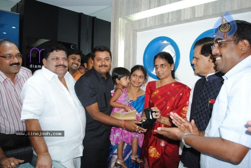 Malabar Gold Shop Opening Photos - 31 / 59 photos