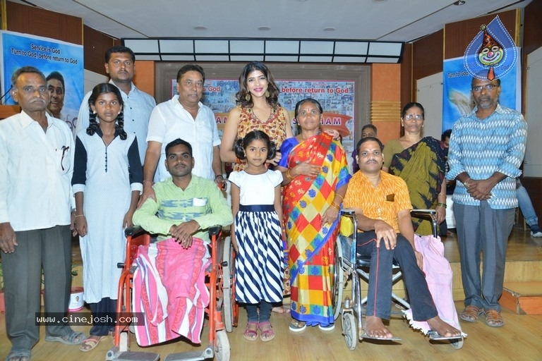 Manam Saitham Press Meet - 33 / 36 photos