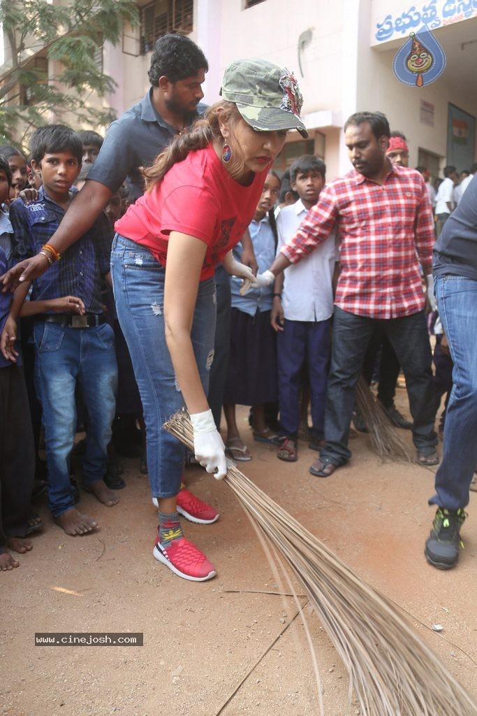 Manchu Lakshmi Participates in Swachh Bharat - 1 / 91 photos
