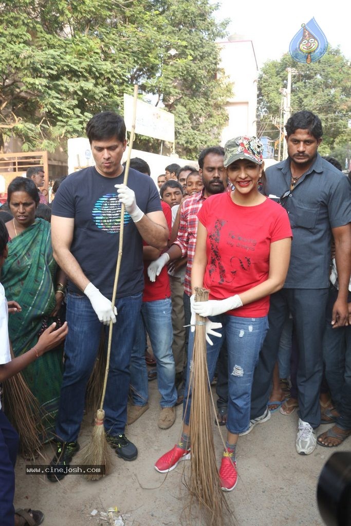 Manchu Lakshmi Participates in Swachh Bharat - 89 / 91 photos