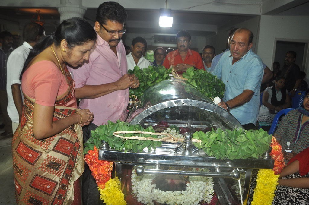 Manjula Vijayakumar Condolences - 57 / 134 photos