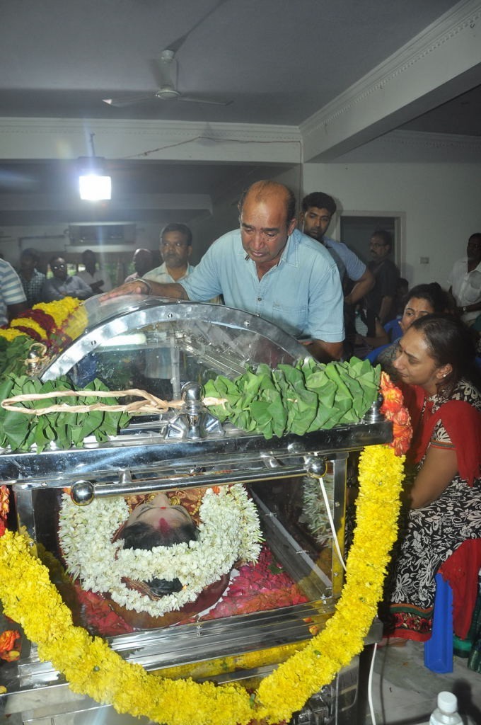 Manjula Vijayakumar Condolences - 63 / 134 photos