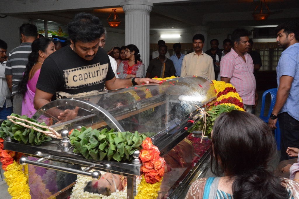 Manjula Vijayakumar Condolences - 97 / 134 photos