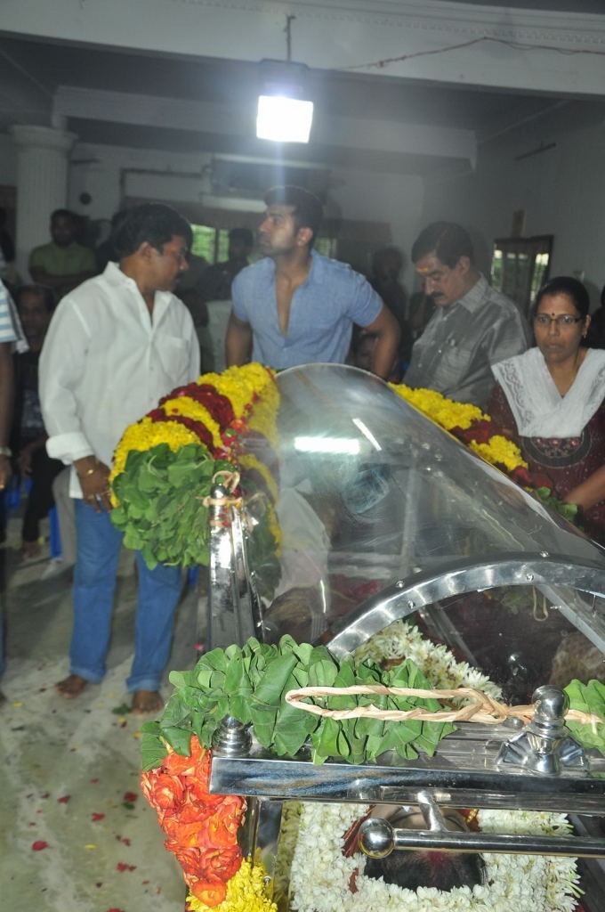 Manjula Vijayakumar Condolences - 99 / 134 photos