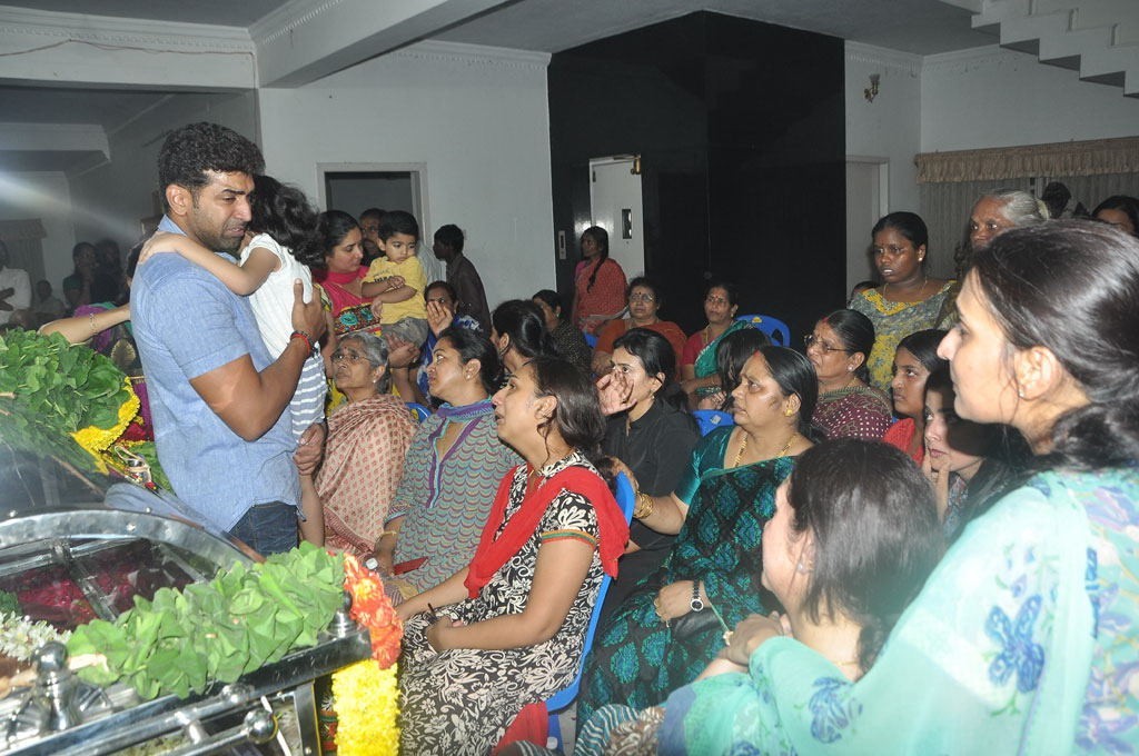 Manjula Vijayakumar Condolences - 102 / 134 photos