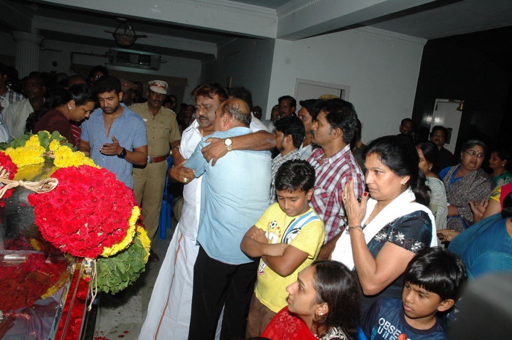 Manjula Vijayakumar Condolences - 120 / 134 photos