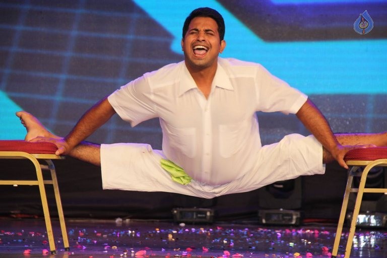 Mega 60 Celebrations 2 - 22 / 105 photos