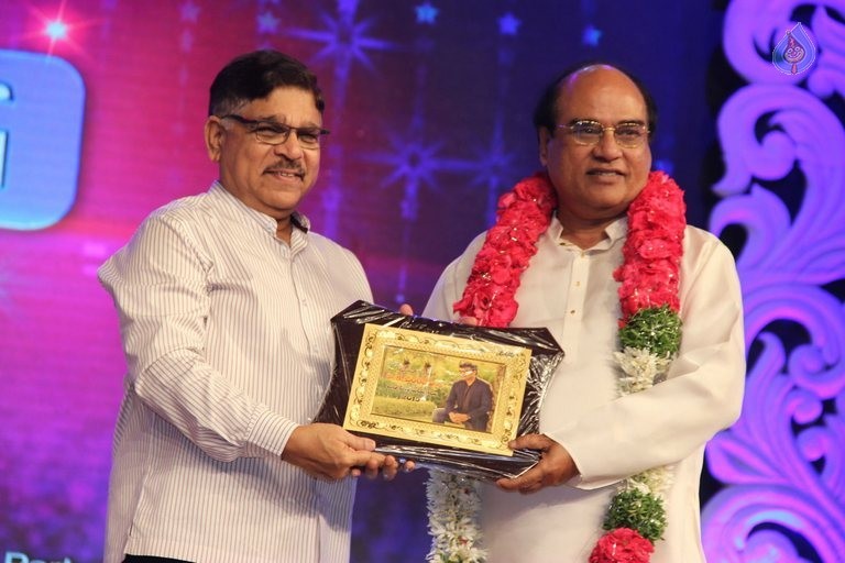 Mega 60 Celebrations 2 - 68 / 105 photos