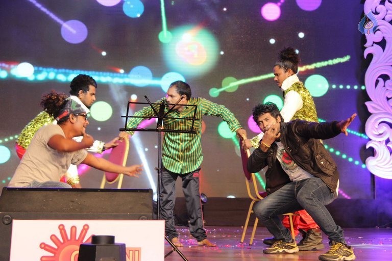 Mega 60 Celebrations 2 - 87 / 105 photos