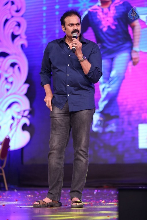 Mega 60 Celebrations 4 - 25 / 92 photos