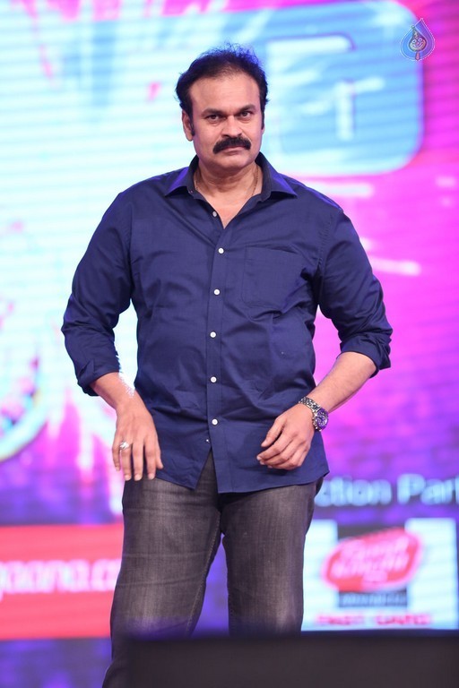 Mega 60 Celebrations 4 - 28 / 92 photos