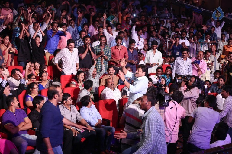 Mega 60 Celebrations 4 - 42 / 92 photos