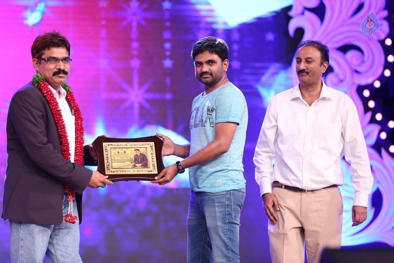 Mega 60 Celebrations 4 - 44 / 92 photos