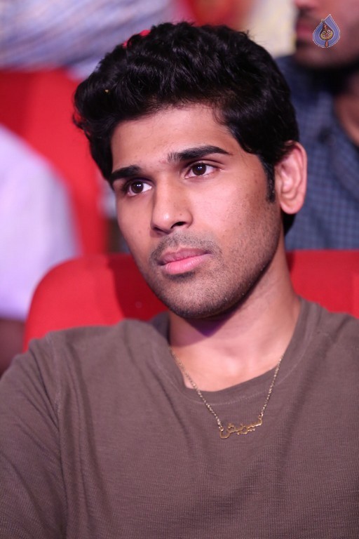 Mega 60 Celebrations 4 - 60 / 92 photos