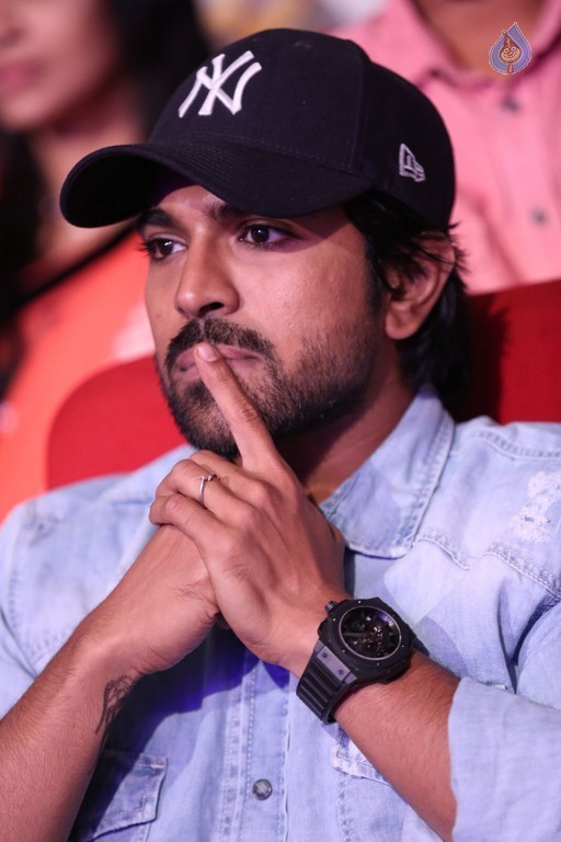 Mega 60 Celebrations 4 - 76 / 92 photos