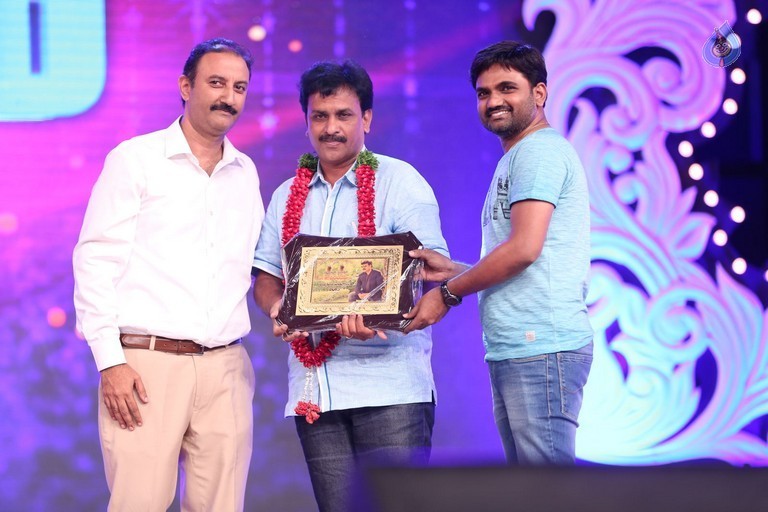 Mega 60 Celebrations 4 - 83 / 92 photos