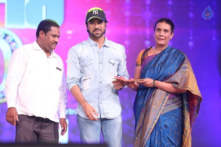 Mega 60 Celebrations 5 - 41 / 93 photos