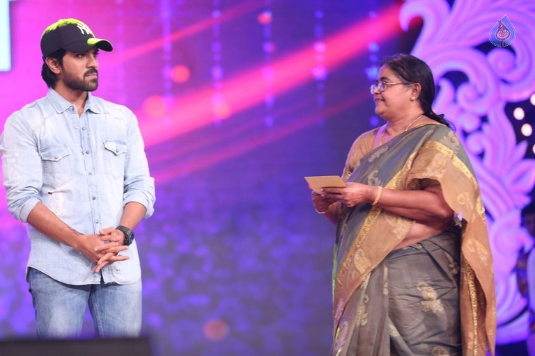 Mega 60 Celebrations 5 - 51 / 93 photos