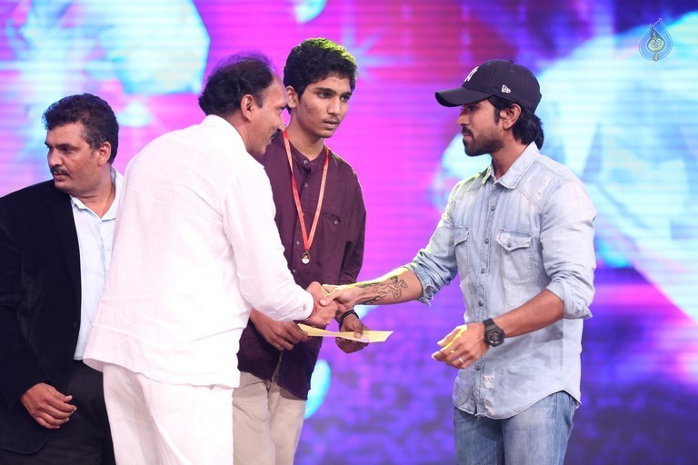 Mega 60 Celebrations 5 - 60 / 93 photos