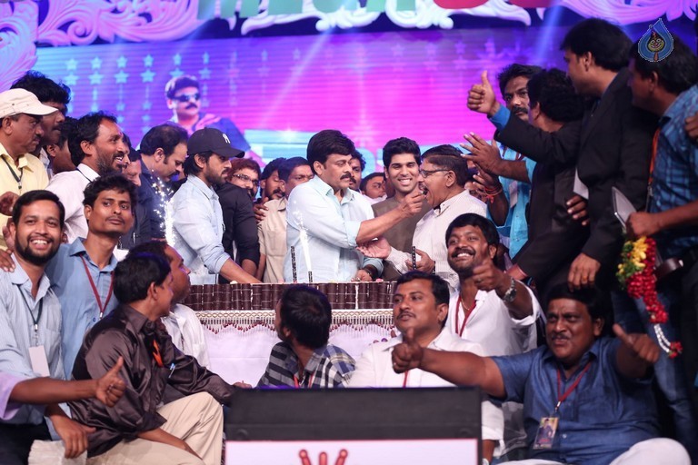 Mega 60 Celebrations 5 - 78 / 93 photos