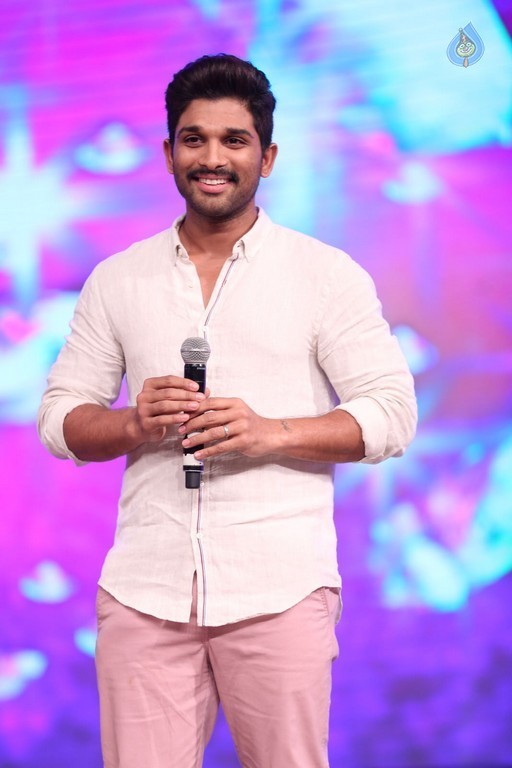 Mega 60 Celebrations 5 - 82 / 93 photos