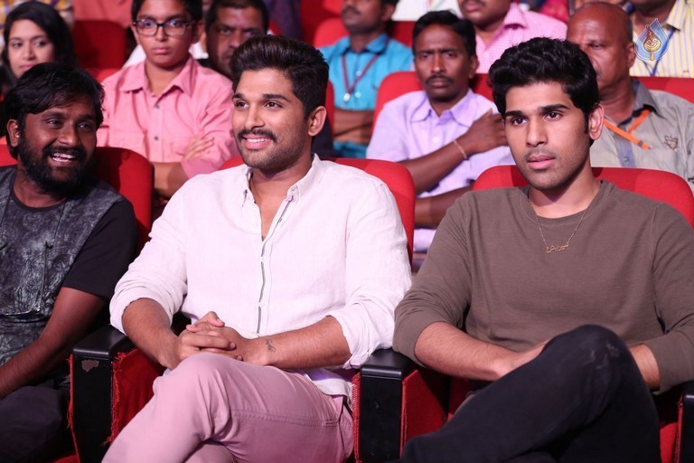 Mega 60 Celebrations 5 - 84 / 93 photos