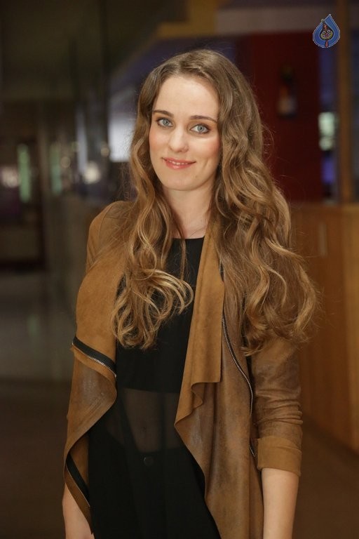 Meherbaan Song Launch at Radio Mirchi - 3 / 42 photos