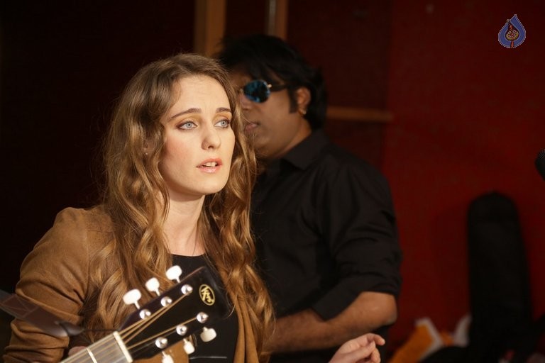 Meherbaan Song Launch at Radio Mirchi - 29 / 42 photos