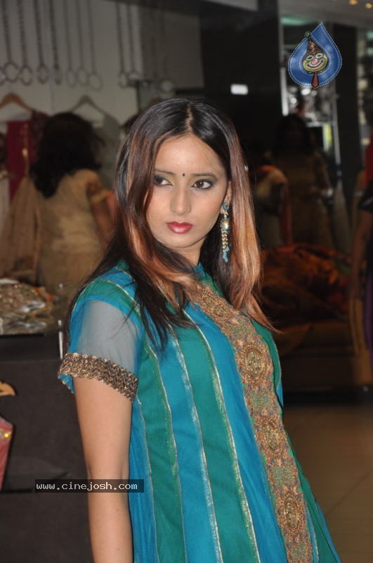 Models at TRISHA A Trendy Wish - 43 / 97 photos