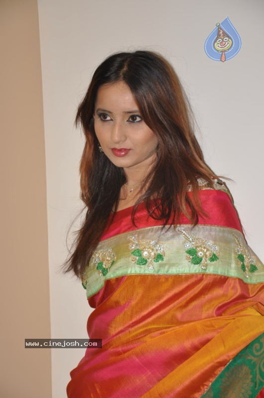 Models at TRISHA A Trendy Wish - 82 / 97 photos