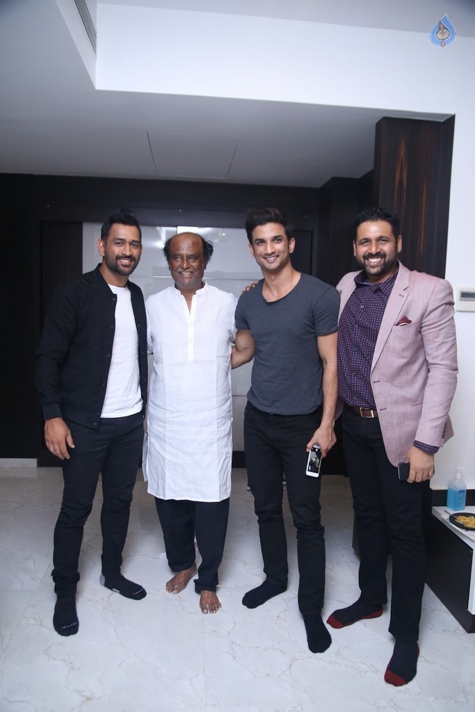 MS Dhoni meets Superstar Rajinikanth - 1 / 5 photos