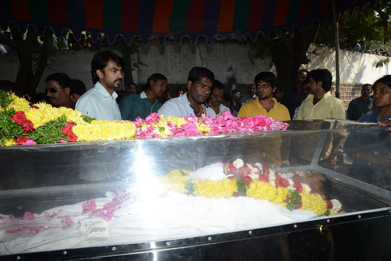 MS Narayana Condolences Photos 01 - 111 / 145 photos