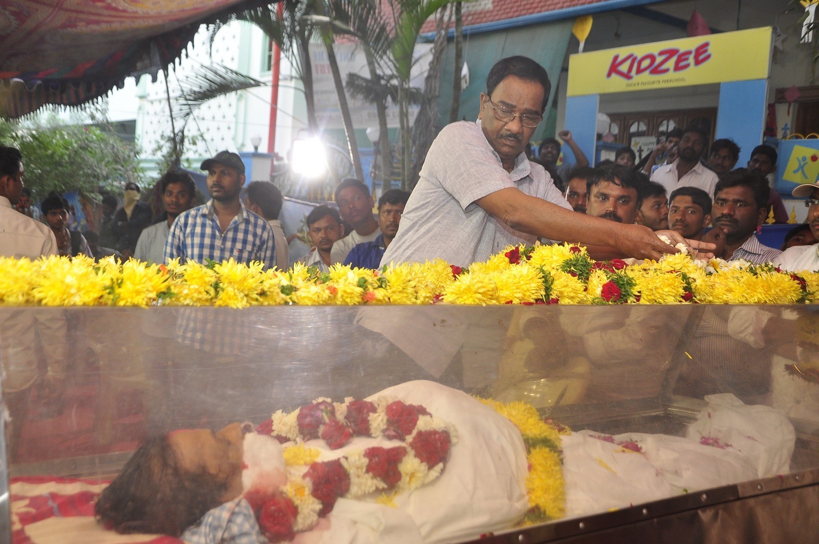 MS Narayana Condolences Photos 03 - 8 / 88 photos