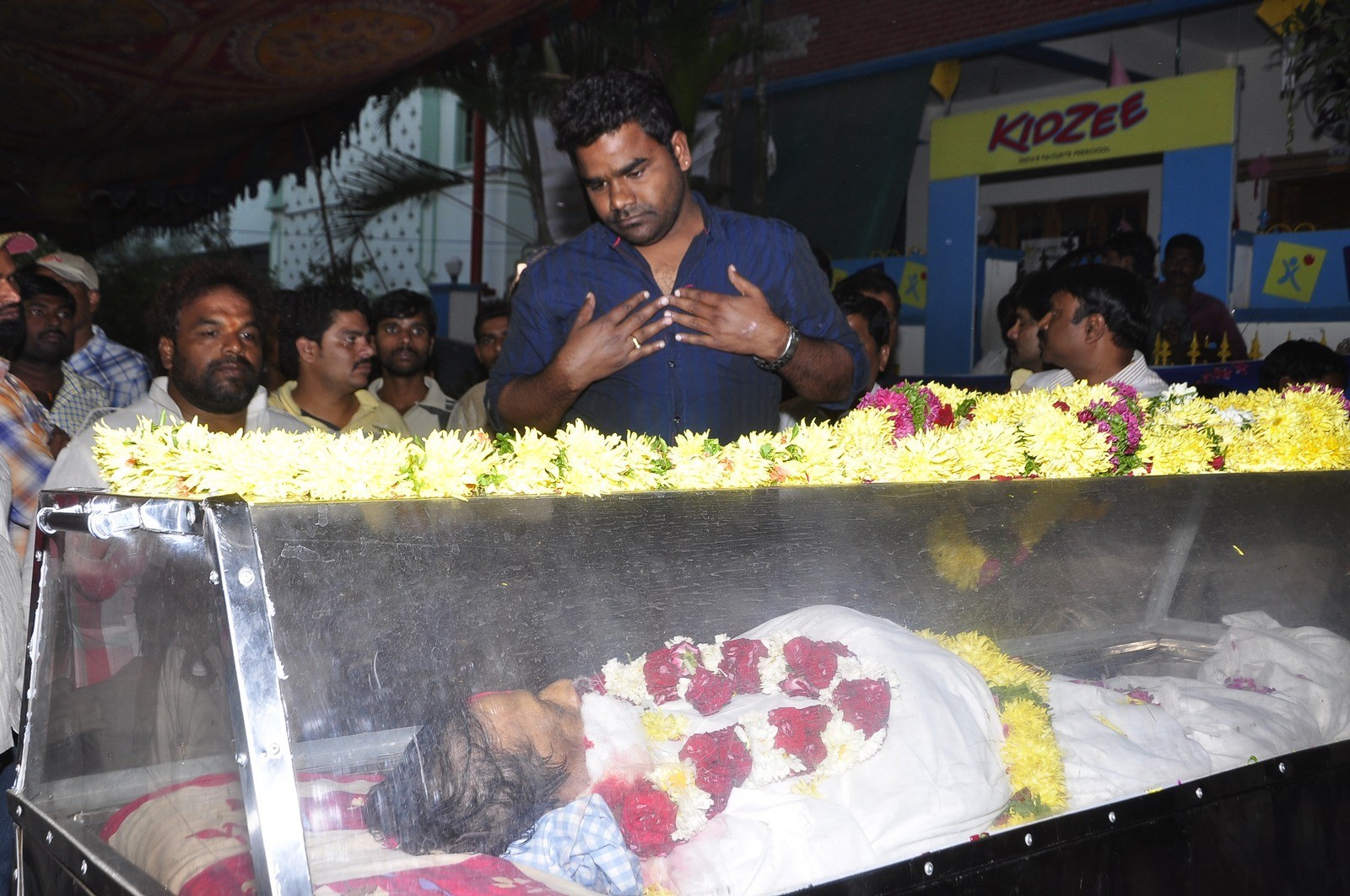 MS Narayana Condolences Photos 03 - 14 / 88 photos