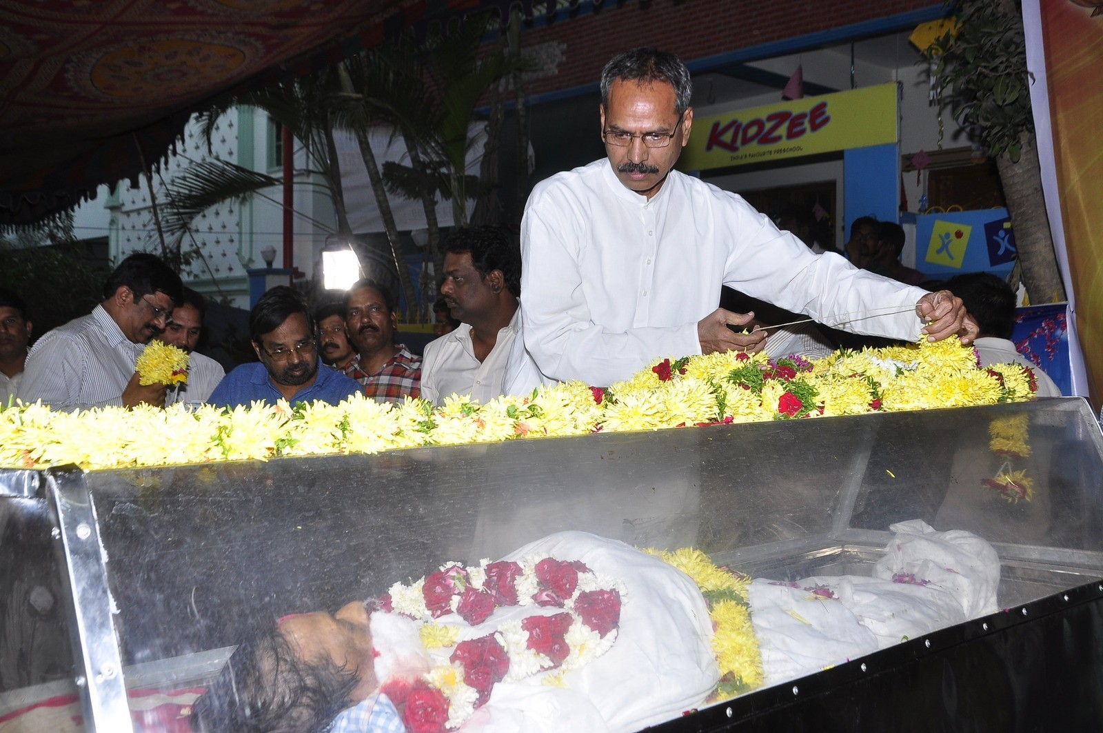 MS Narayana Condolences Photos 03 - 38 / 88 photos