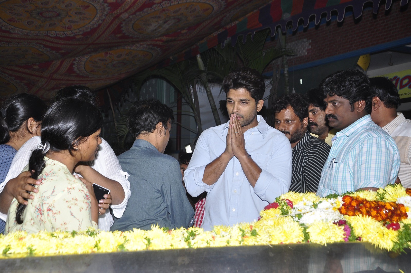 MS Narayana Condolences Photos 03 - 48 / 88 photos