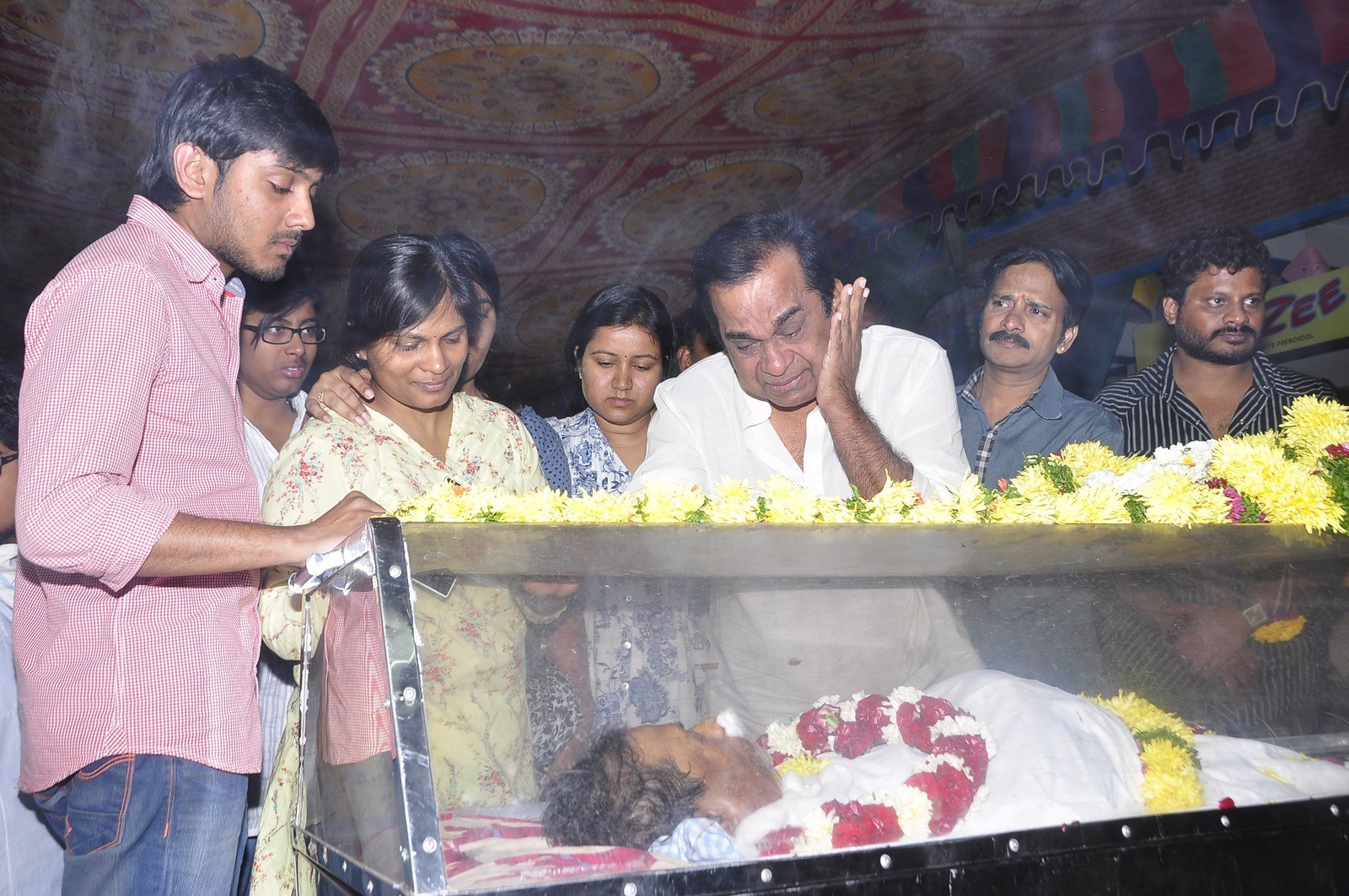 MS Narayana Condolences Photos 03 - 72 / 88 photos