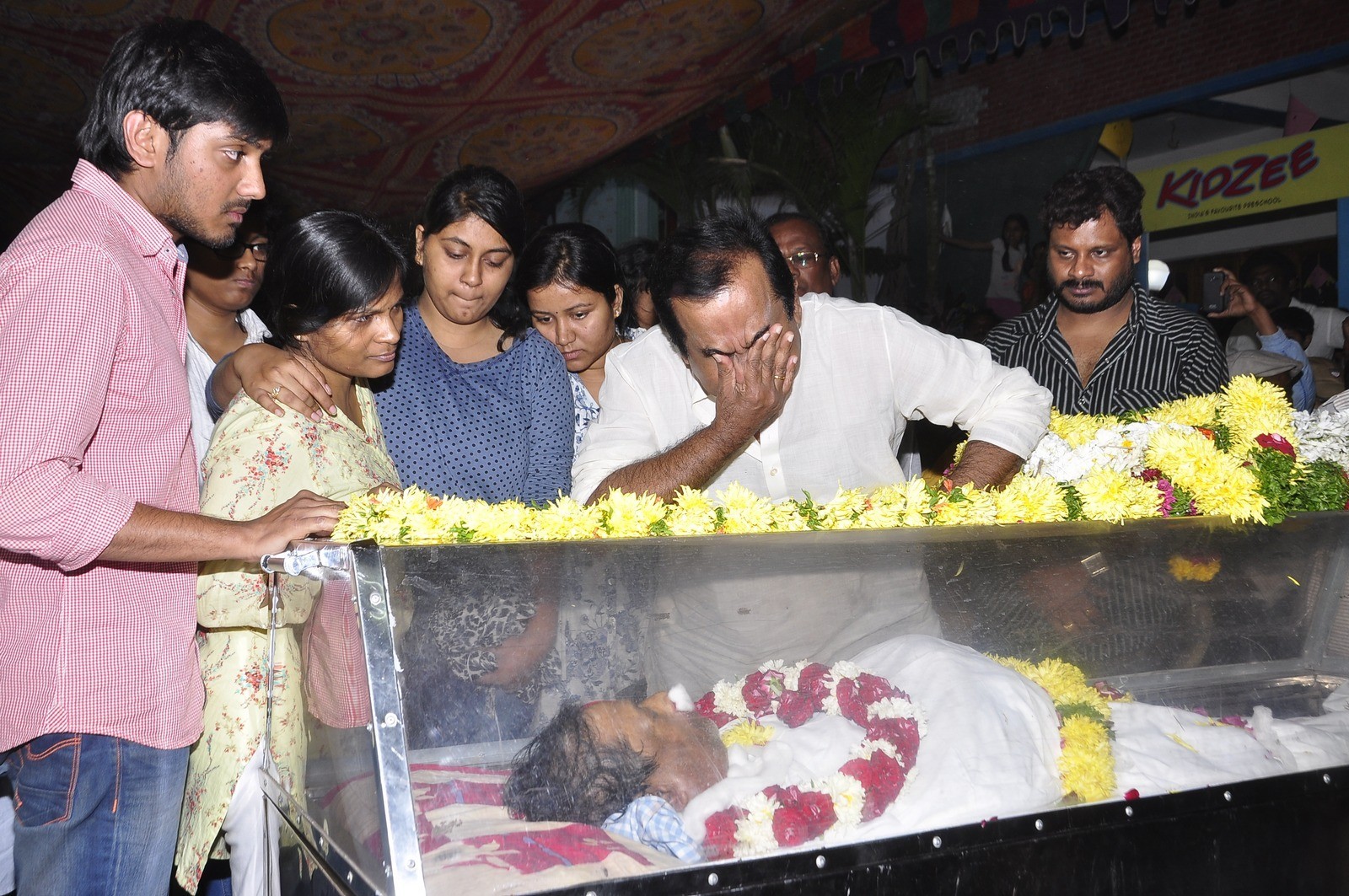MS Narayana Condolences Photos 03 - 82 / 88 photos