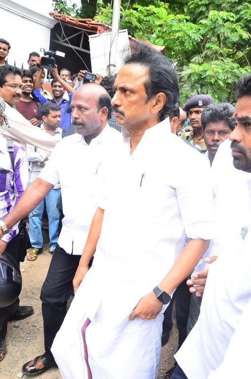 MS Viswanathan Condolences Photos 2 - 24 / 58 photos