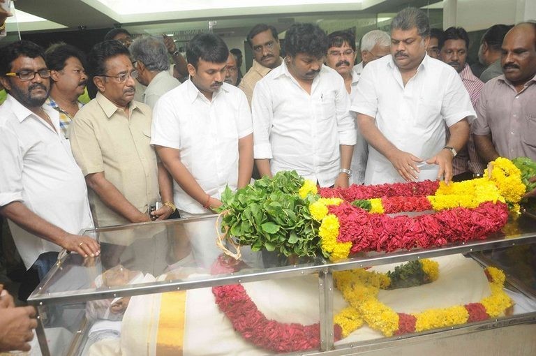 MS Viswanathan Condolences Photos 2 - 34 / 58 photos