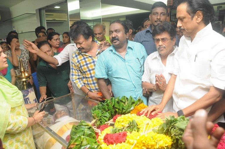 MS Viswanathan Condolences Photos 2 - 46 / 58 photos