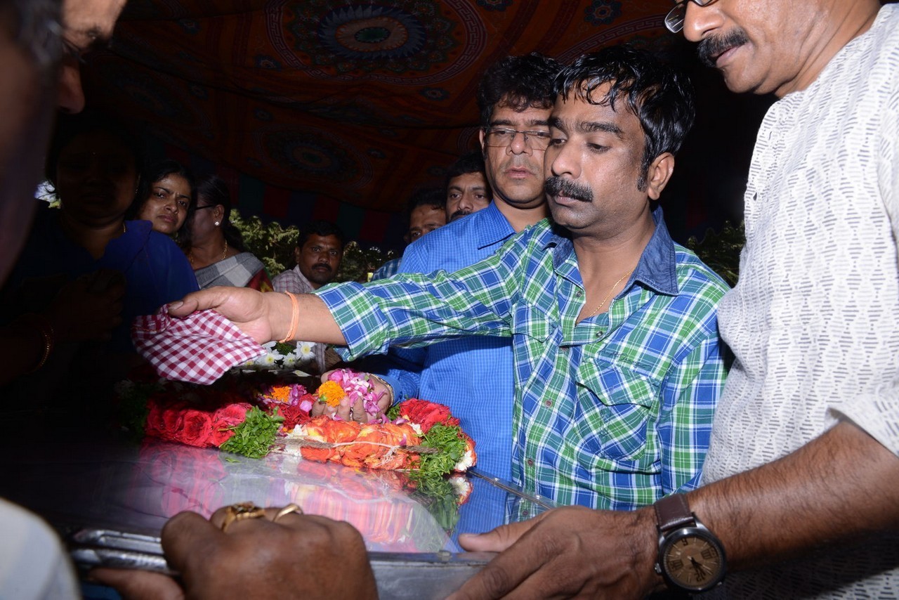 Music Director Chakri Condolences Photos 01 - 33 / 101 photos