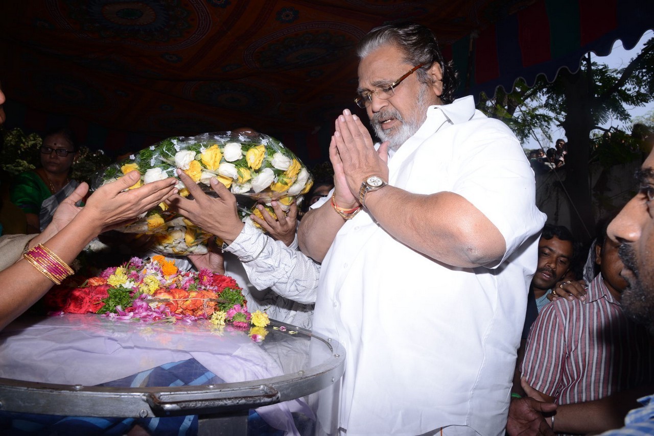 Music Director Chakri Condolences Photos 01 - 34 / 101 photos